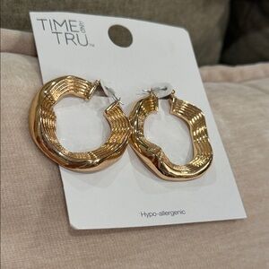 Time and Tru Shiny Metal Gold Textured Hoop Earrings